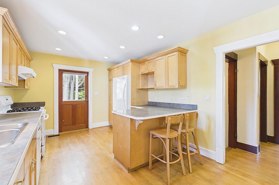 3035 W 5th Avenue Vancouver, BC - 11