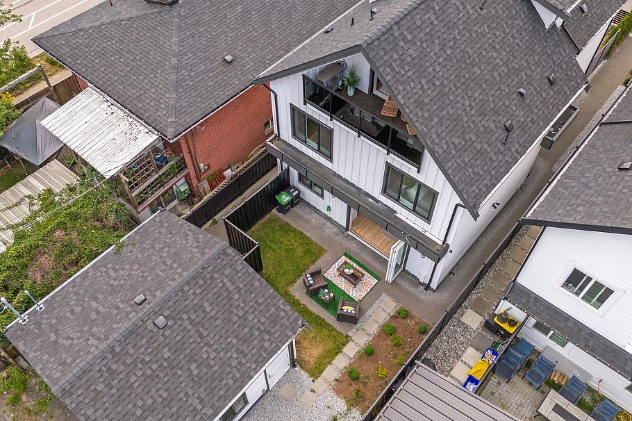 2369 Adanac Street Vancouver, BC - 35