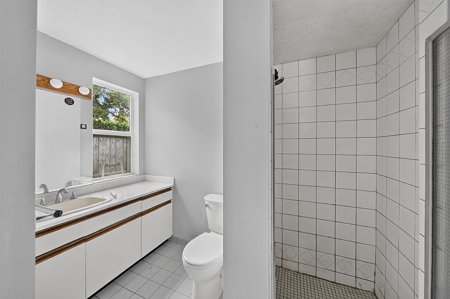 1975 W 18th Avenue Vancouver, BC - 29