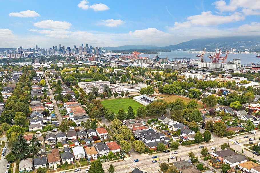 2369 Adanac Street Vancouver, BC - 36