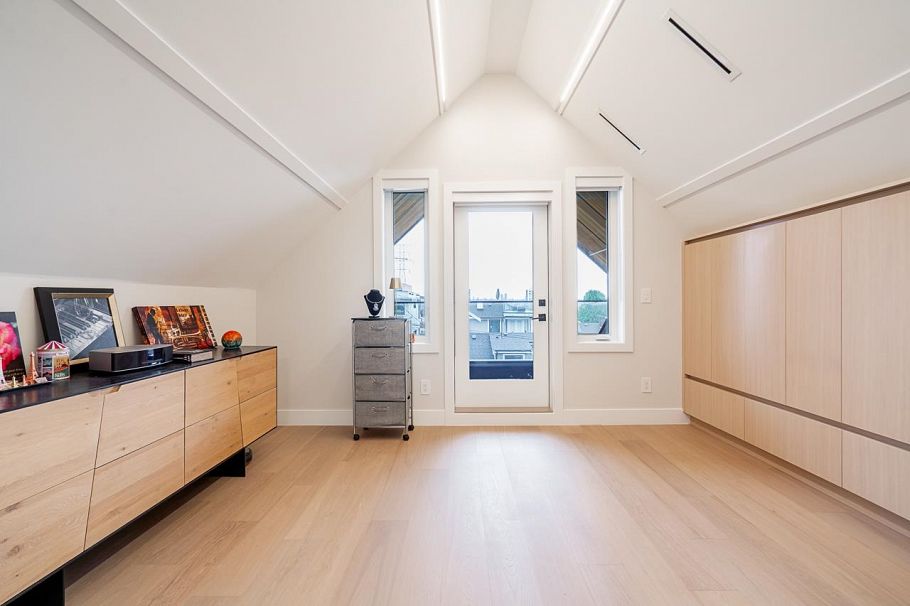 2 3674 Oxford Street Vancouver, BC - 9