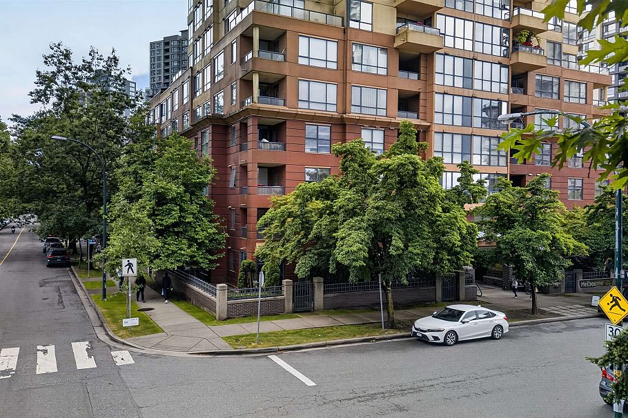 208 5288 Melbourne Street Vancouver, BC - 4
