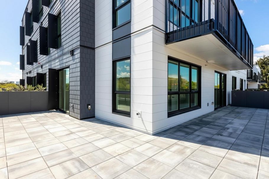 401 2235 E Broadway Vancouver, BC - 3