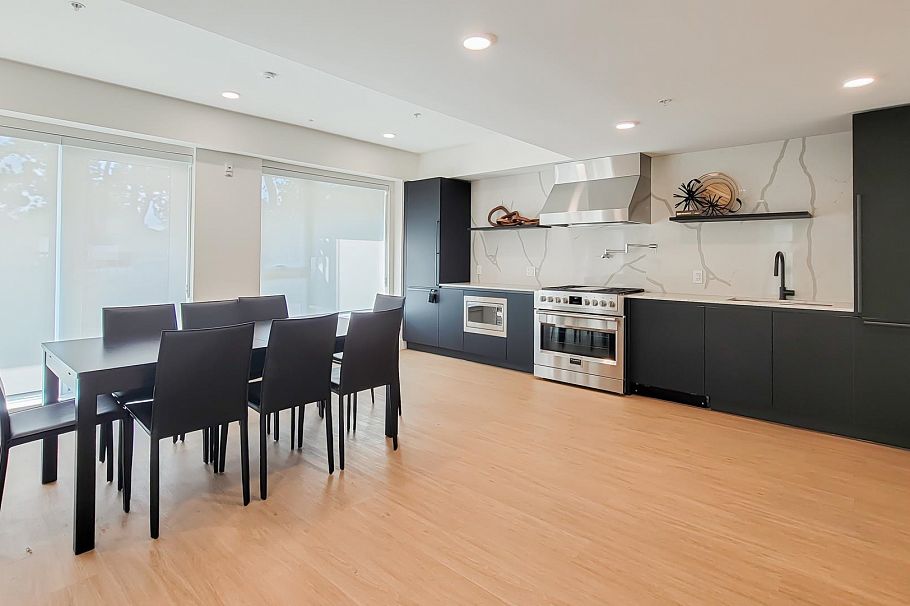 401 2235 E Broadway Vancouver, BC - 26