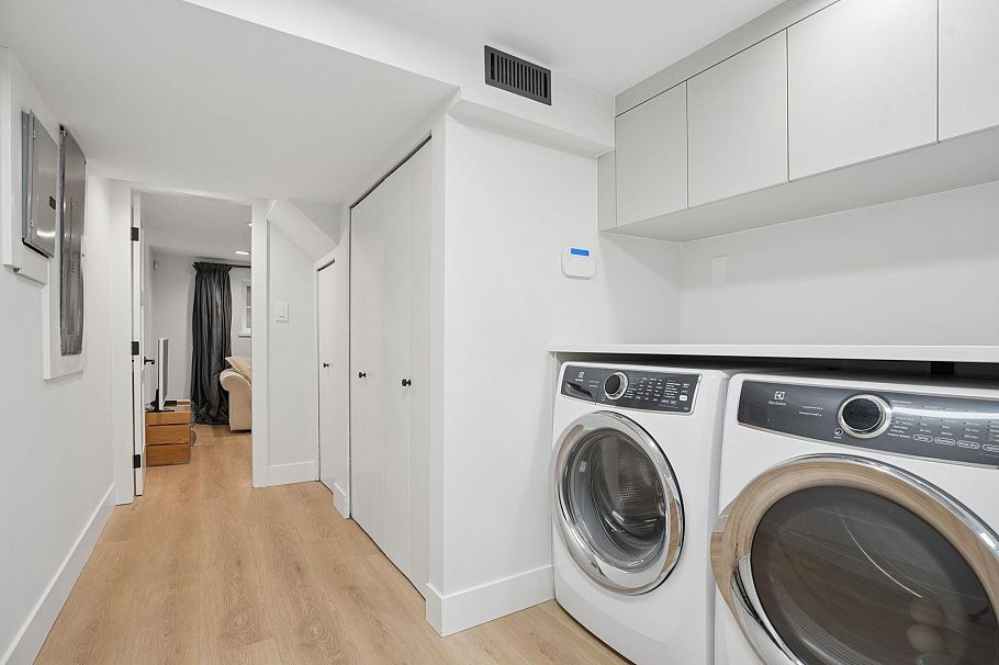 3426 W 11th Avenue Vancouver, BC - 25