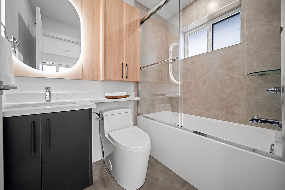 2369 Adanac Street Vancouver, BC - 20