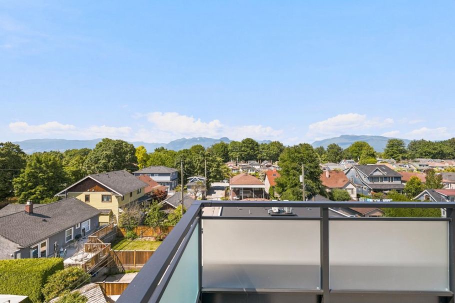 1 2511 Kitchener Street Vancouver, BC - 30