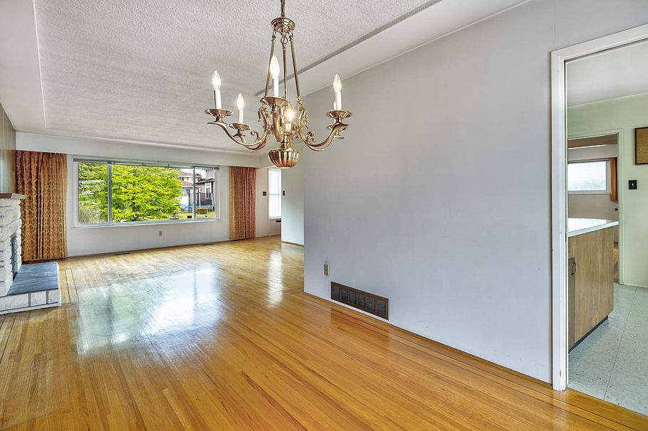 3053 E 16th Avenue Vancouver, BC - 6