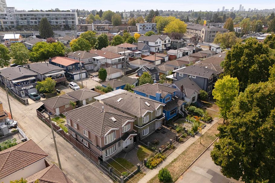 2170 E 28th Avenue Vancouver, BC - 22