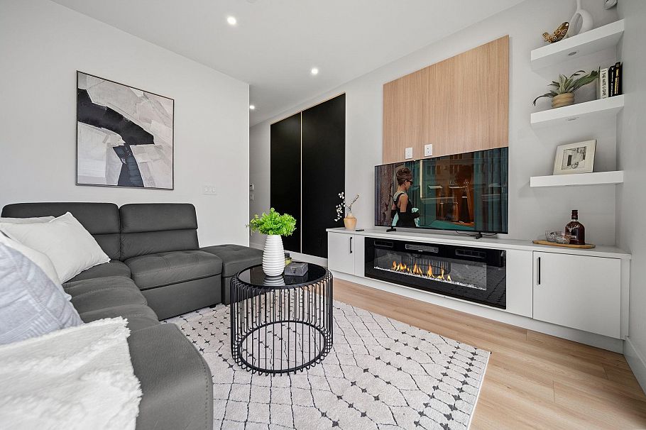 2369 Adanac Street Vancouver, BC - 5