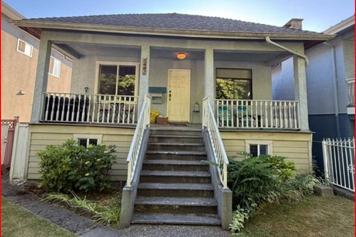5441 Dundee Street Vancouver, BC - 1