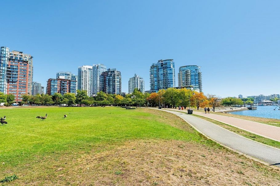 15C 199 Drake Street Vancouver, BC - 33