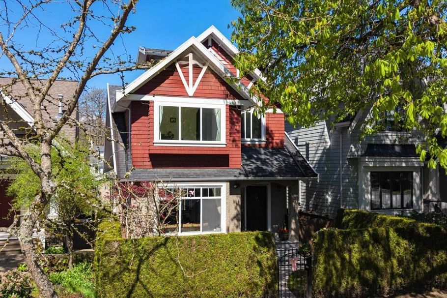 2911 W 35th Avenue Vancouver, BC - 36