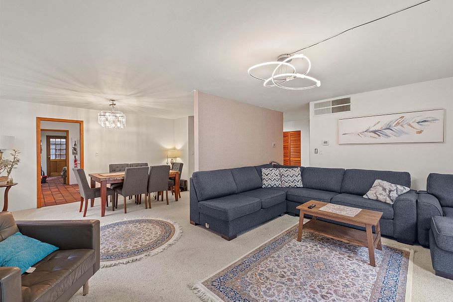 886 E 29th Street North Vancouver, BC - 6
