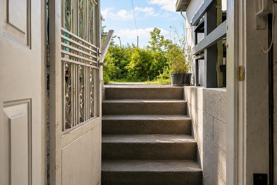 6987 Balmoral Street Vancouver, BC - 38
