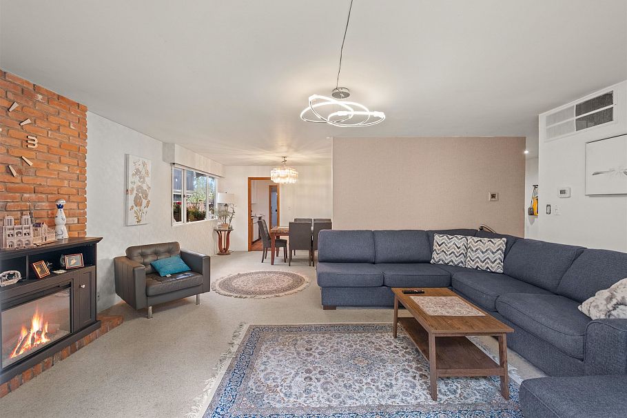 886 E 29th Street North Vancouver, BC - 5