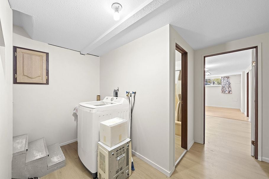 942 Nanaimo Street Vancouver, BC - 21