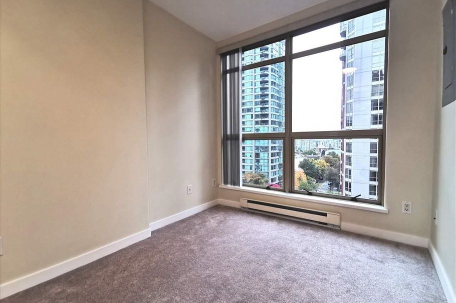 905 819 Hamilton Street Vancouver, BC - 2