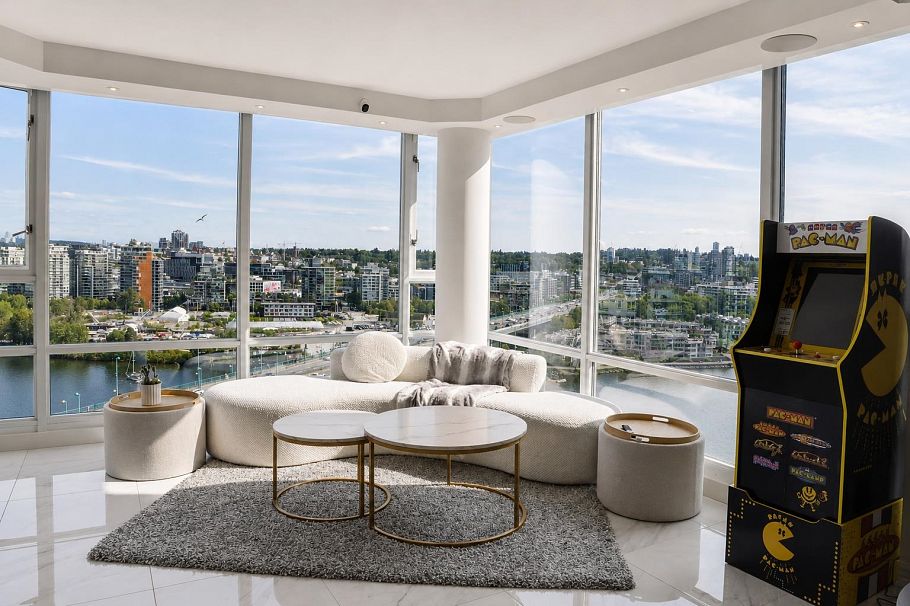 2105 1033 Marinaside Crescent Vancouver, BC - 7