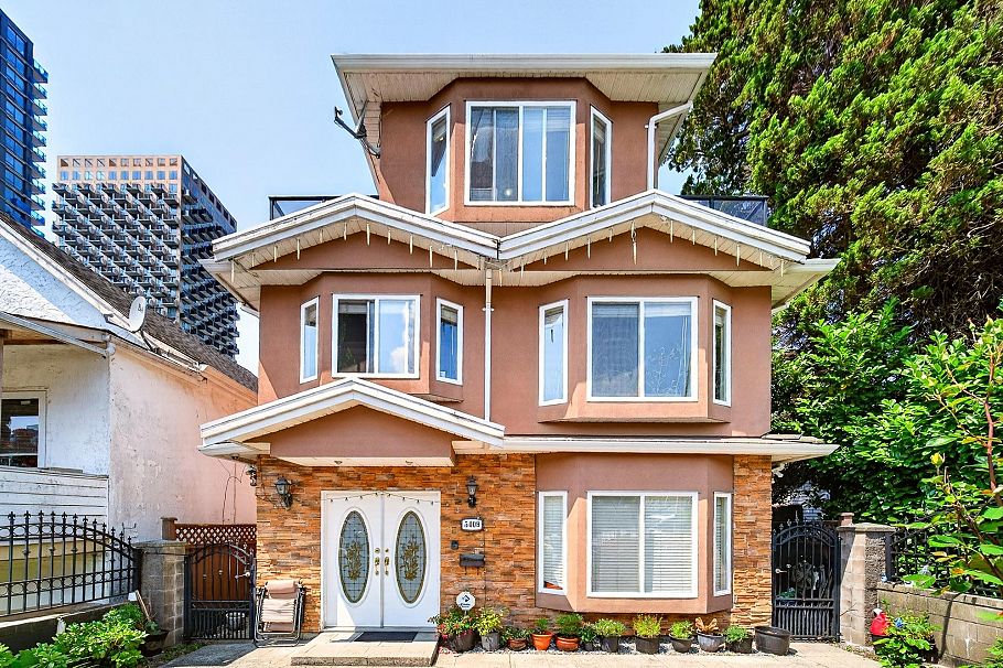5009 Payne Street Vancouver, BC - 1