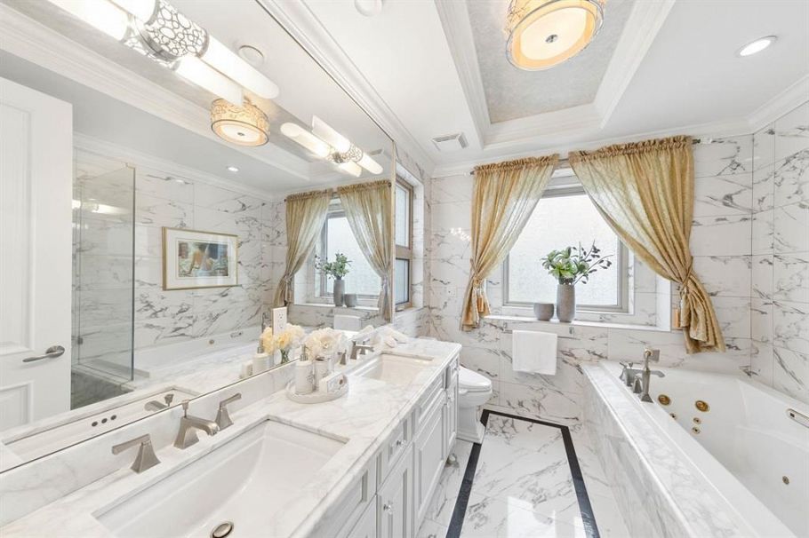 3587 W 38th Avenue Vancouver, BC - 29