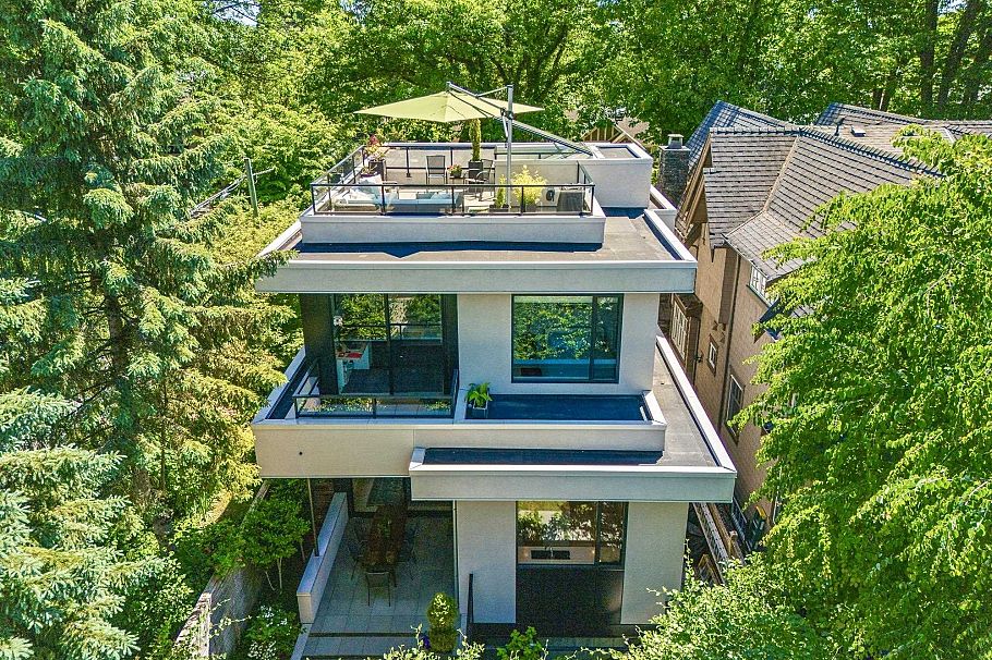 4001 W 32nd Avenue Vancouver, BC - 2