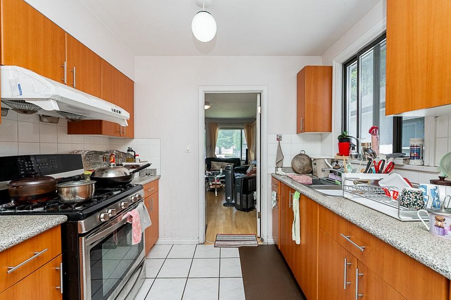 942 Nanaimo Street Vancouver, BC - 6