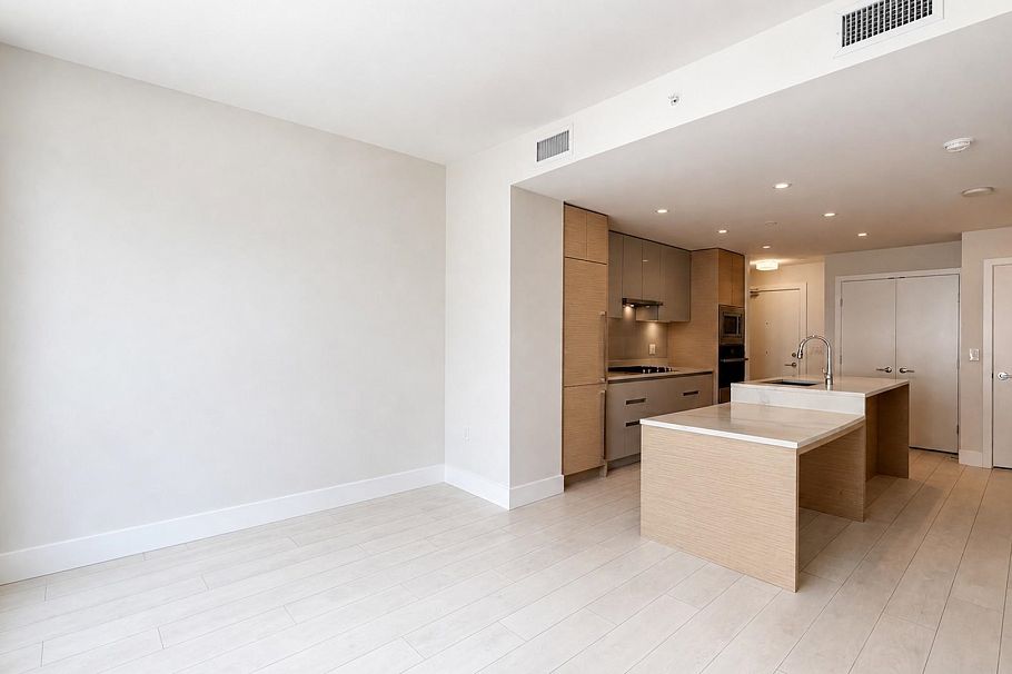 405 3538 Sawmill Crescent Vancouver, BC - 3
