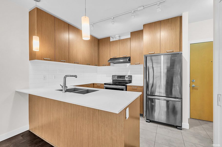 208 2321 Scotia Street Vancouver, BC - 5