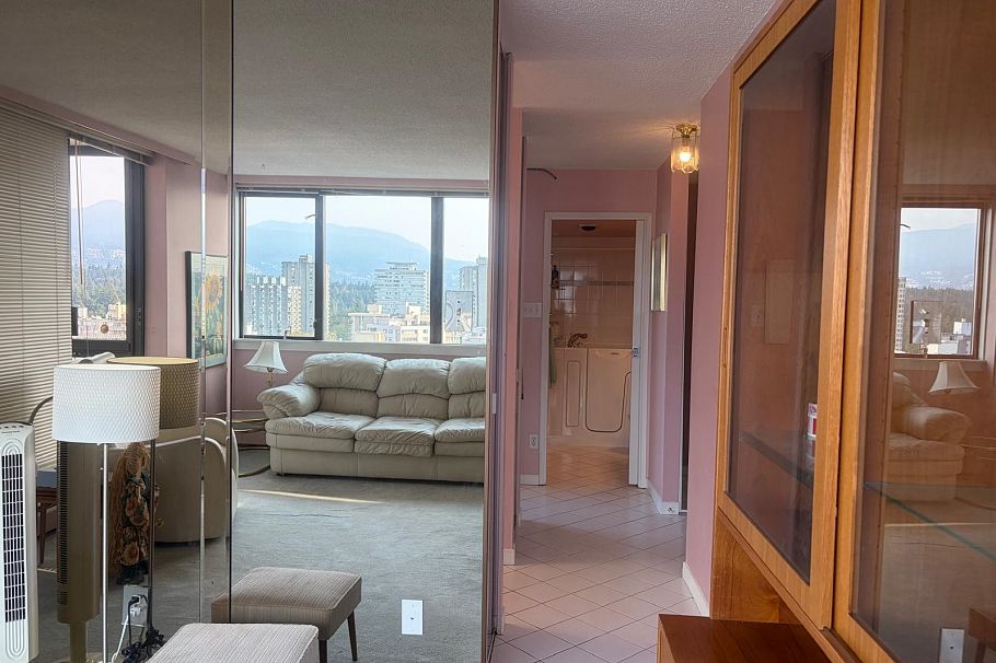 1803 1740 Comox Street Vancouver, BC - 6
