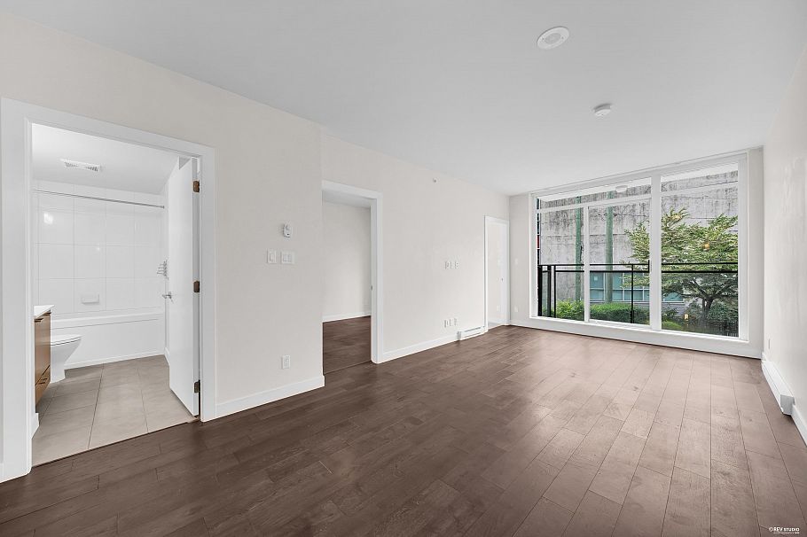 208 2321 Scotia Street Vancouver, BC - 9