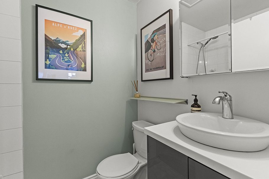 307 2335 York Avenue Vancouver, BC - 26