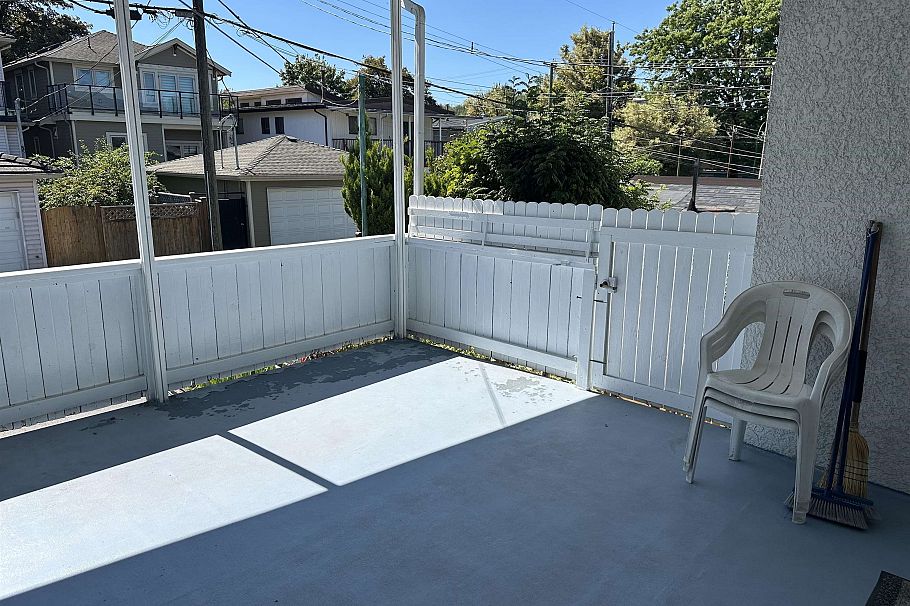 3126 E 20th Avenue Vancouver, BC - 25