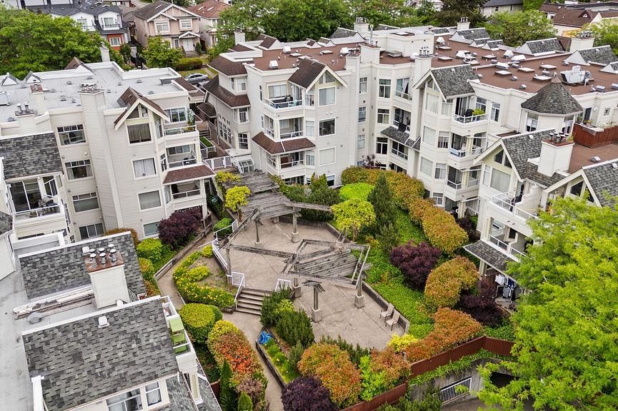 211 3628 Rae Avenue Vancouver, BC - 33