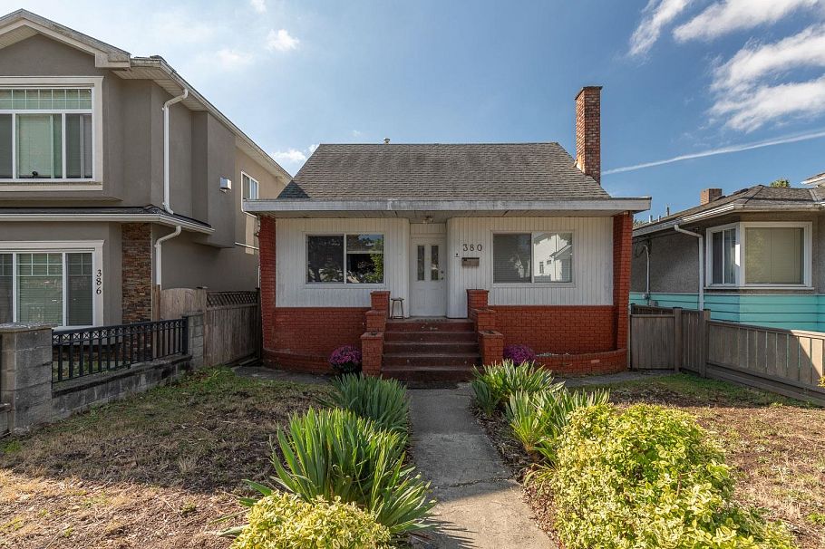 380 E 58th Avenue Vancouver, BC - 1