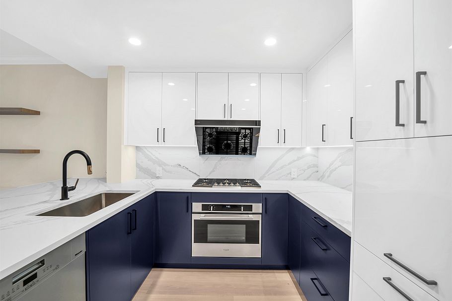6018 Chancellor Mews Vancouver, BC - 2