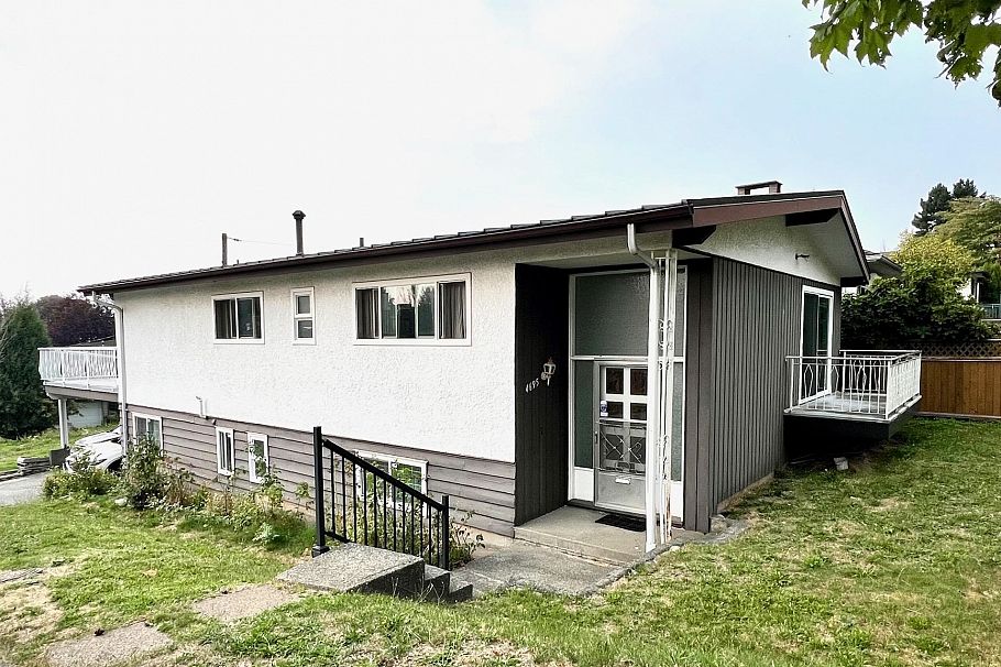 4695 Nanaimo Street Vancouver, BC - 1