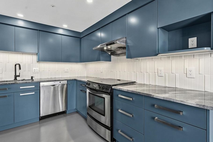 15C 199 Drake Street Vancouver, BC - 15