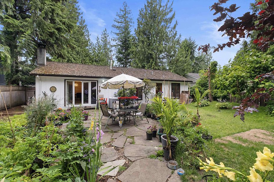 886 E 29th Street North Vancouver, BC - 24