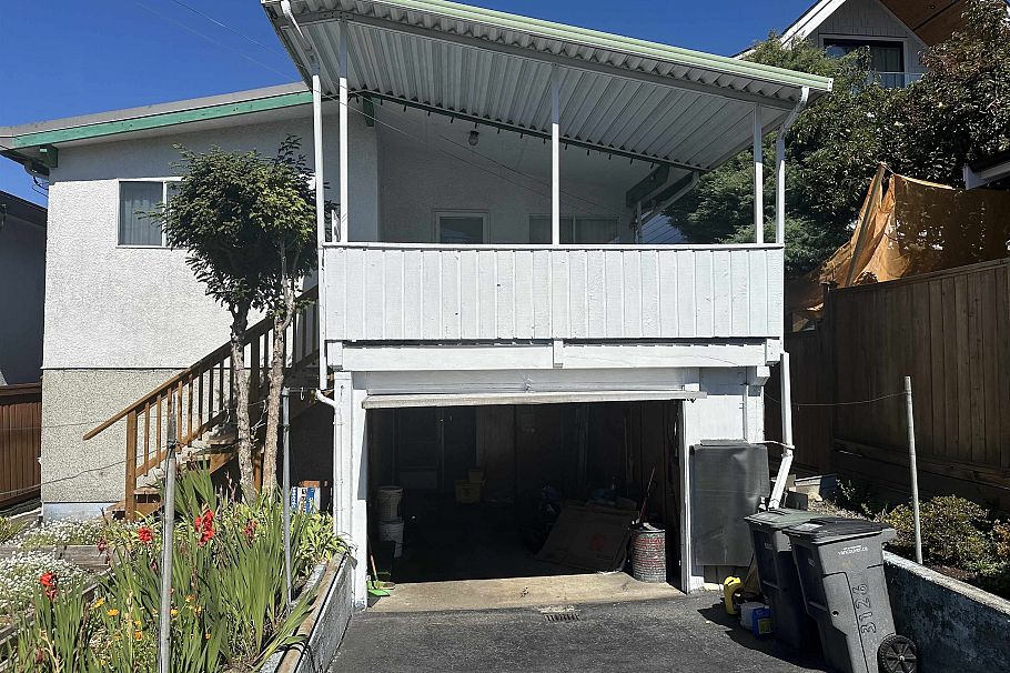 3126 E 20th Avenue Vancouver, BC - 23