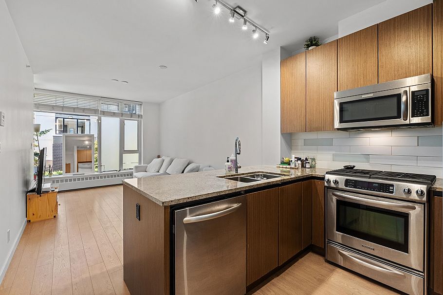 205 135 W 2nd Street North Vancouver, BC - 4