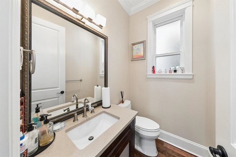 2911 W 35th Avenue Vancouver, BC - 30