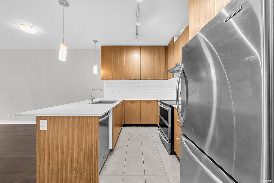 208 2321 Scotia Street Vancouver, BC - 6