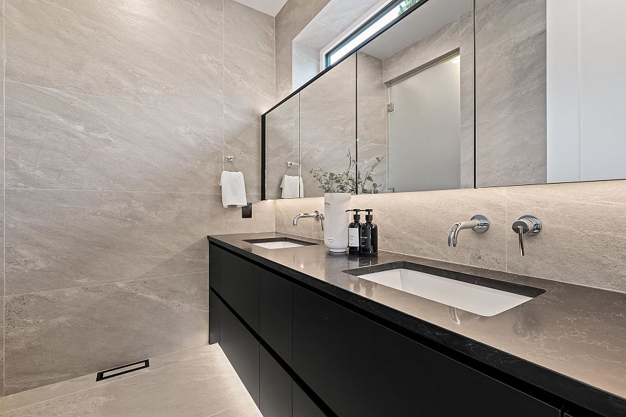 1 5034 Granville Street Vancouver, BC - 29