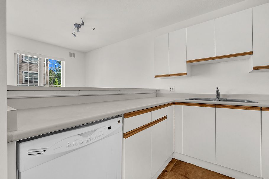204 833 W 16th Avenue Vancouver, BC - 15