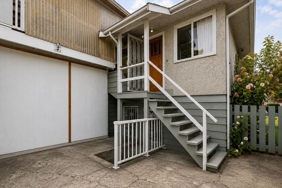 6987 Balmoral Street Vancouver, BC - 37