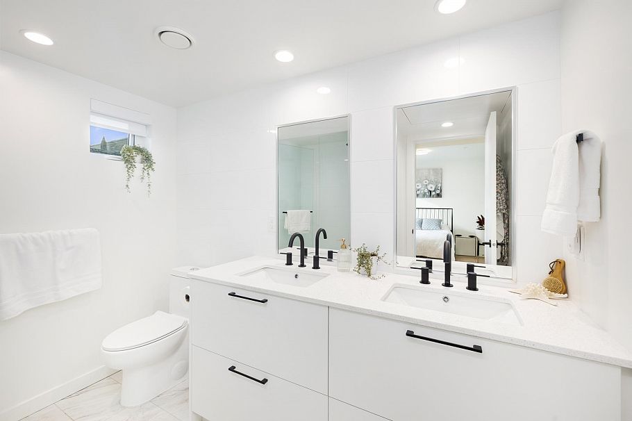 444 545 E 2nd Street North Vancouver, BC - 21