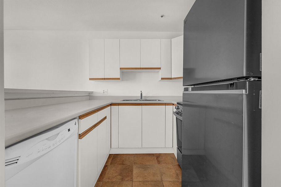 204 833 W 16th Avenue Vancouver, BC - 14