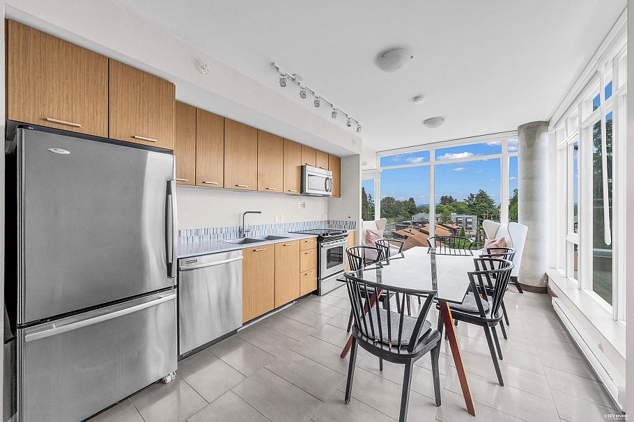 208 2321 Scotia Street Vancouver, BC - 37