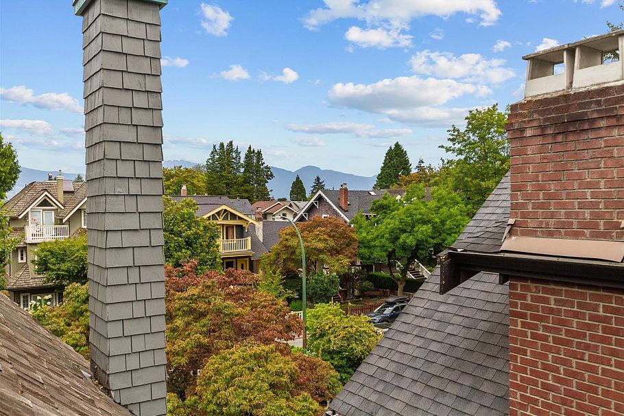 3488 W 3rd Avenue Vancouver, BC - 22